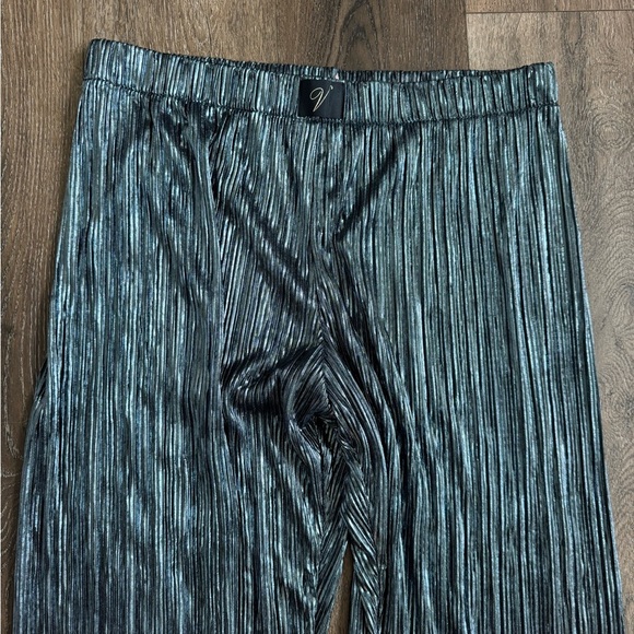 Victoria’s Secret metallic sleeping pants.  Jogger style, women’s size large. - Picture 3 of 9